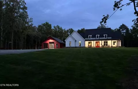 255 Crest View Dr, Sunbright, TN 37872