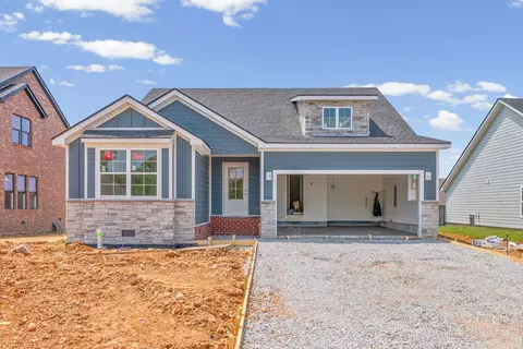 908 Bankside Dr, Clarksville, TN 37043