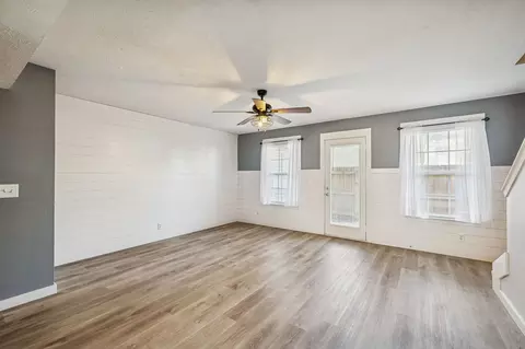 Living - 306 Arapaho Dr, Murfreesboro, TN 37128 photo 2 of 4