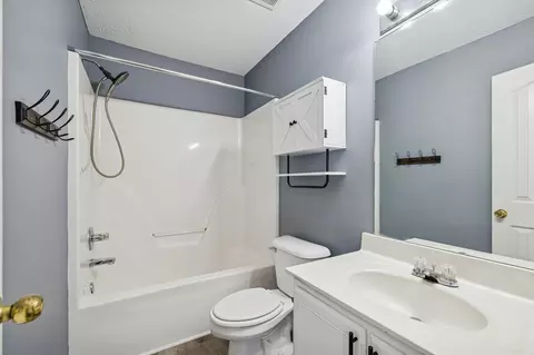 Bath - 306 Arapaho Dr, Murfreesboro, TN 37128 photo 3 of 3