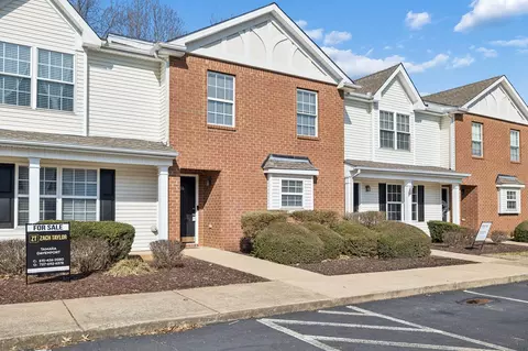 Exterior - 306 Arapaho Dr, Murfreesboro, TN 37128 photo 3 of 8