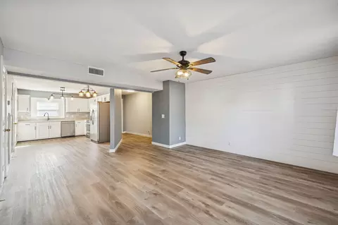 Living - 306 Arapaho Dr, Murfreesboro, TN 37128 photo 3 of 4