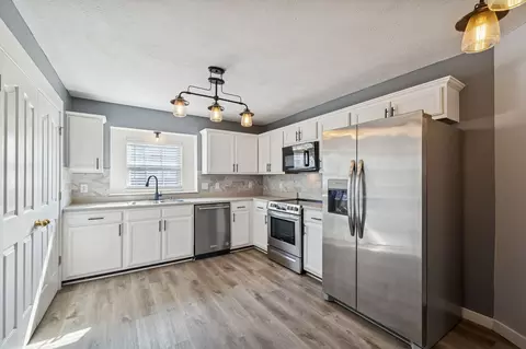 Kitchen - 306 Arapaho Dr, Murfreesboro, TN 37128 photo 1 of 3