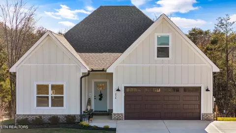856 Pinebrooke Dr, Maryville, TN 37801