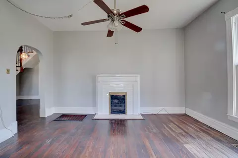 Living - 389 Third St, Guthrie, KY 42234 photo 1 of 12