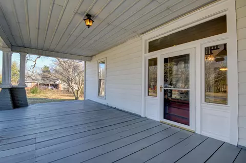 Exterior - 389 Third St, Guthrie, KY 42234 photo 8 of 14