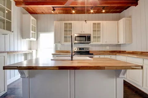 Kitchen - 389 Third St, Guthrie, KY 42234 photo 7 of 8