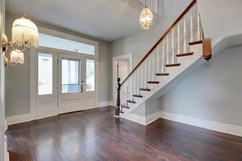 Entry Way - 389 Third St, Guthrie, KY 42234 photo 4 of 7