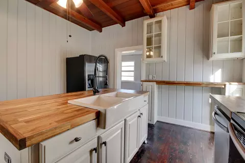 Kitchen - 389 Third St, Guthrie, KY 42234 photo 8 of 8