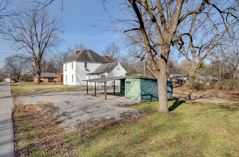 Exterior - 389 Third St, Guthrie, KY 42234 photo 13 of 14