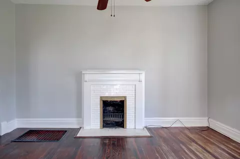 Living - 389 Third St, Guthrie, KY 42234 photo 4 of 12