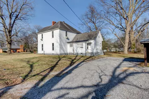 Exterior - 389 Third St, Guthrie, KY 42234 photo 10 of 14
