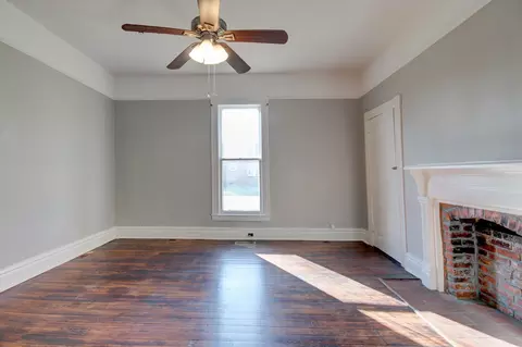 Living - 389 Third St, Guthrie, KY 42234 photo 11 of 12