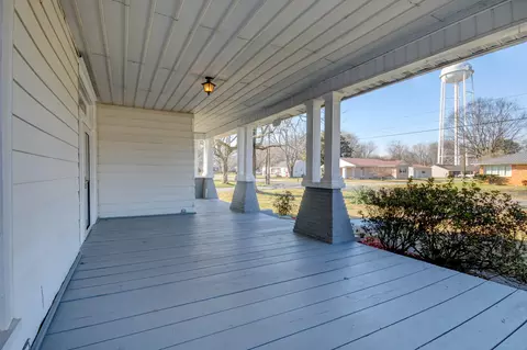Exterior - 389 Third St, Guthrie, KY 42234 photo 6 of 14