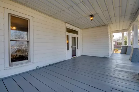 Exterior - 389 Third St, Guthrie, KY 42234 photo 7 of 14
