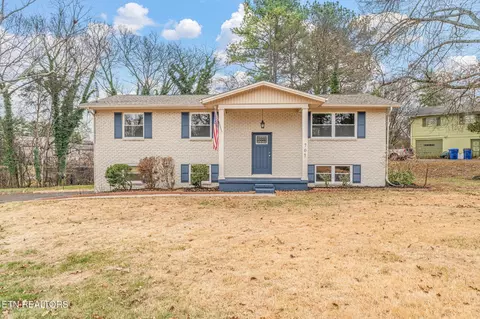 701 S Cedar Bluff Rd, Knoxville, TN 37922