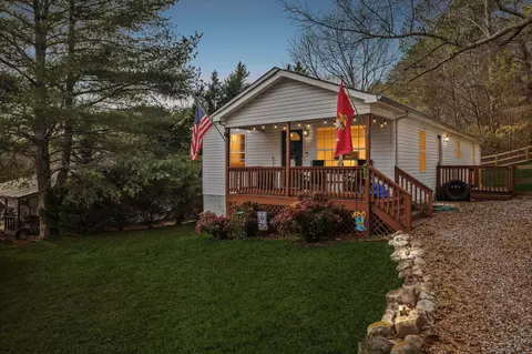 617 Bradley Ave, La Fayette, GA 30728