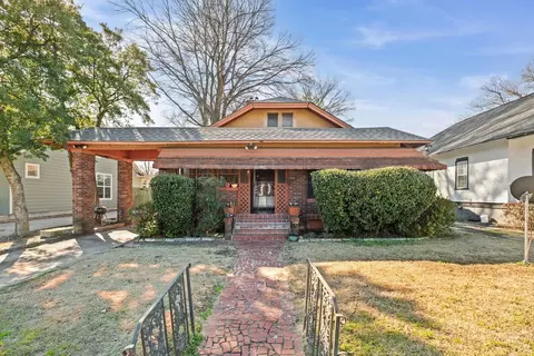 985 Forrest Ave, Memphis, TN 38105