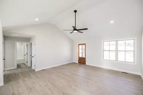 676 Chipman Rd, Bethpage, TN 37022 photo 5