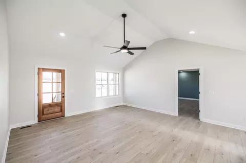 676 Chipman Rd, Bethpage, TN 37022 photo 4