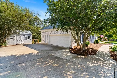 Exterior - 1802 Somerset Dr, Murfreesboro, TN 37129 photo 3 of 15
