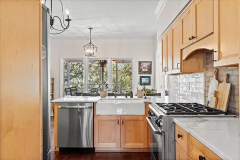 Kitchen - 1802 Somerset Dr, Murfreesboro, TN 37129 photo 2 of 4