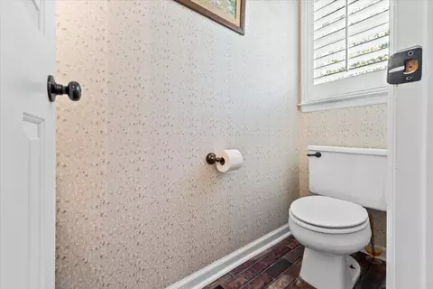Bath - 1802 Somerset Dr, Murfreesboro, TN 37129 photo 4 of 4