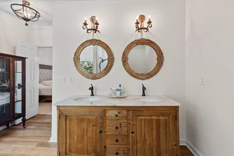 Bath - 1802 Somerset Dr, Murfreesboro, TN 37129 photo 1 of 4