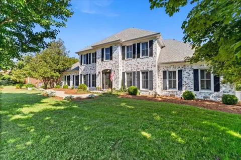 Exterior - 1802 Somerset Dr, Murfreesboro, TN 37129 photo 12 of 15