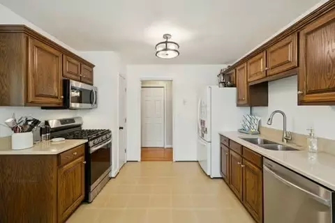 Kitchen - 1403 Cree Ct, Murfreesboro, TN 37129 photo 1 of 3