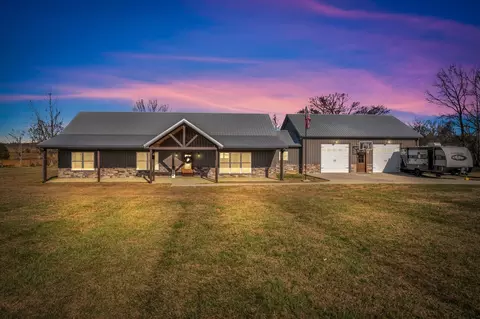 1547 Manley Loop, Dickson, TN 37055 photo 2