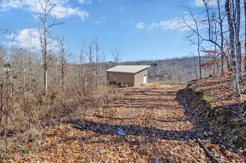 1291 Buck Ln, Crawford, TN 38554