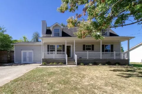 205 Clearlake Dr, La Vergne, TN 37086