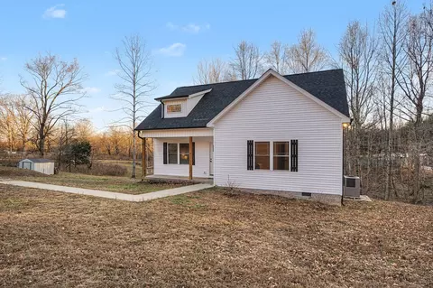 Exterior - 732 Lucas Rd, Dickson, TN 37055 photo 4 of 5