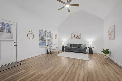 Entry Way - 732 Lucas Rd, Dickson, TN 37055 photo 2 of 4