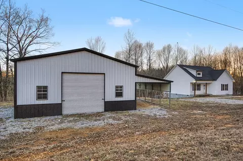 Exterior - 732 Lucas Rd, Dickson, TN 37055 photo 2 of 5