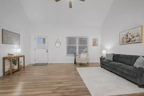 Entry Way - 732 Lucas Rd, Dickson, TN 37055 photo 3 of 4