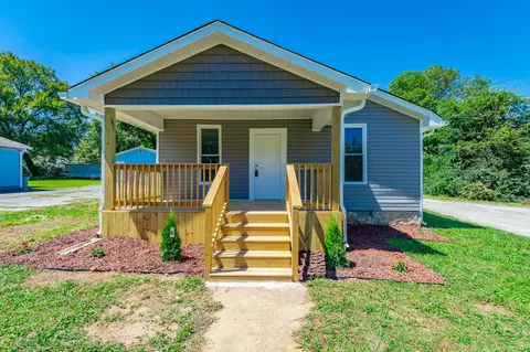 936 Cross St, Rossville, GA 30741