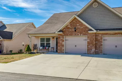 14 Sunset Cove Dr, Rossville, GA 30741
