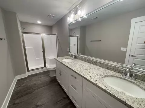 Bath - 2180 Barringer Ln, Murfreesboro, TN 37128 photo 1 of 1