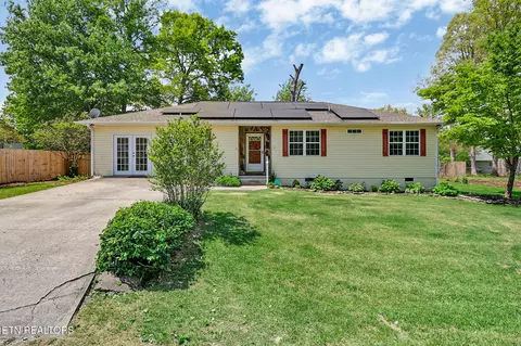 15 Rena Cir, Crossville, TN 38572