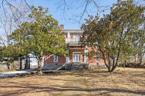 307 Vine St S, Wartrace, TN 37183