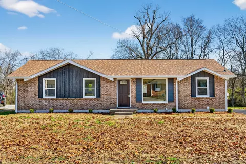 267 Southburn Dr, Hendersonville, TN 37075
