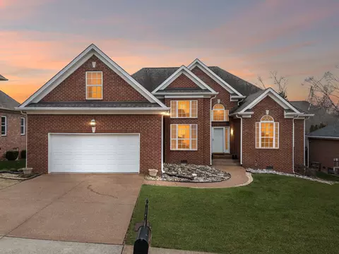 6708 Christiansted Ln, Nashville, TN 37211