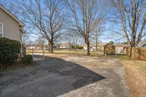 Exterior - 3227 Westbrook Dr, Murfreesboro, TN 37130 photo 4 of 11