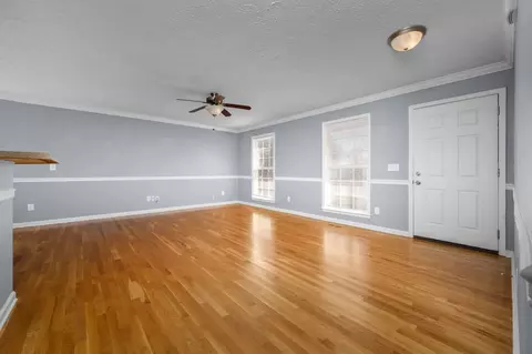 Living - 3227 Westbrook Dr, Murfreesboro, TN 37130 photo 2 of 4