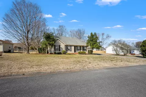 Exterior - 3227 Westbrook Dr, Murfreesboro, TN 37130 photo 2 of 11
