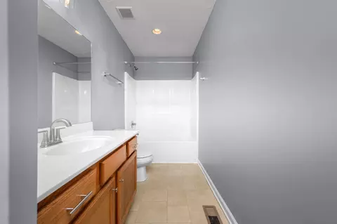 Bath - 3227 Westbrook Dr, Murfreesboro, TN 37130 photo 3 of 3