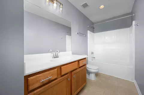 Bath - 3227 Westbrook Dr, Murfreesboro, TN 37130 photo 2 of 3