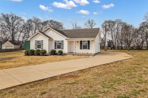 Exterior - 132 Trailside Dr, Murfreesboro, TN 37130 photo 2 of 6